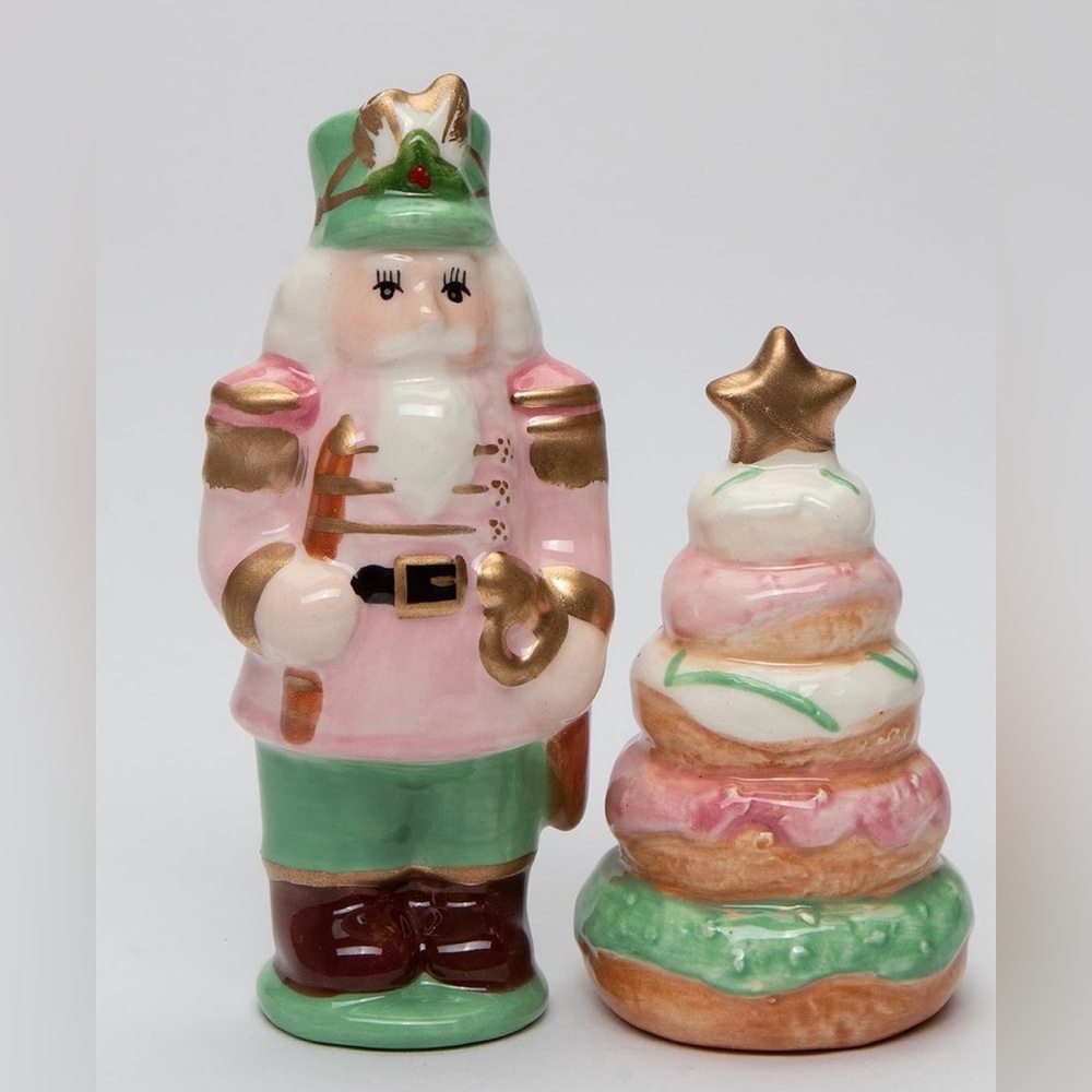 Cosmos Gifts Nutcracker Christmas Donut Tree Salt & Pepper Shakers Pink Green - Picture 3 of 8